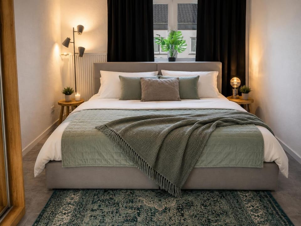 Bed, Photo of the whole room, Bedroom