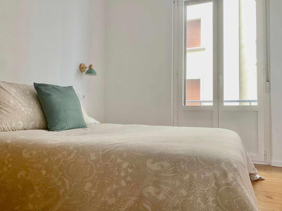 Bed, Photo of the whole room