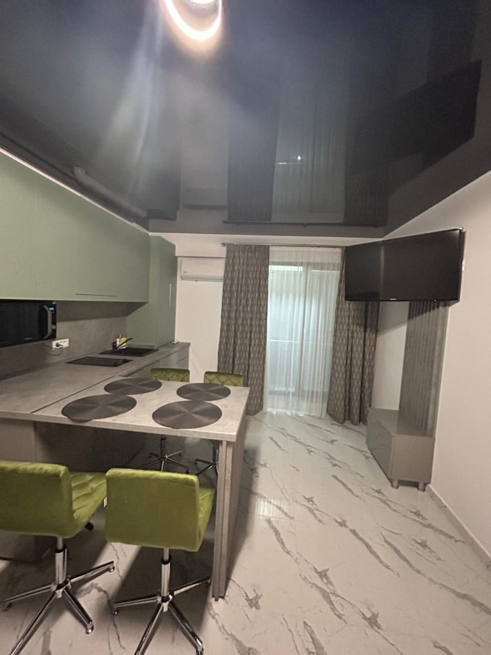 TV and multimedia, Kitchen or kitchenette, Living room, Seating area, Dining area, minibar