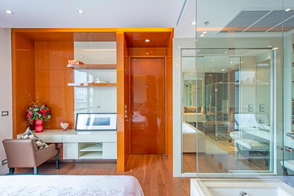 Seating area, Bedroom, wardrobe