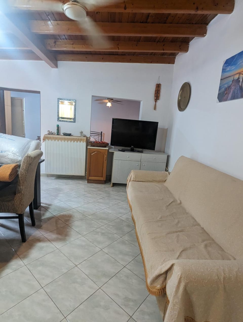 Λευτέρης House in Islands