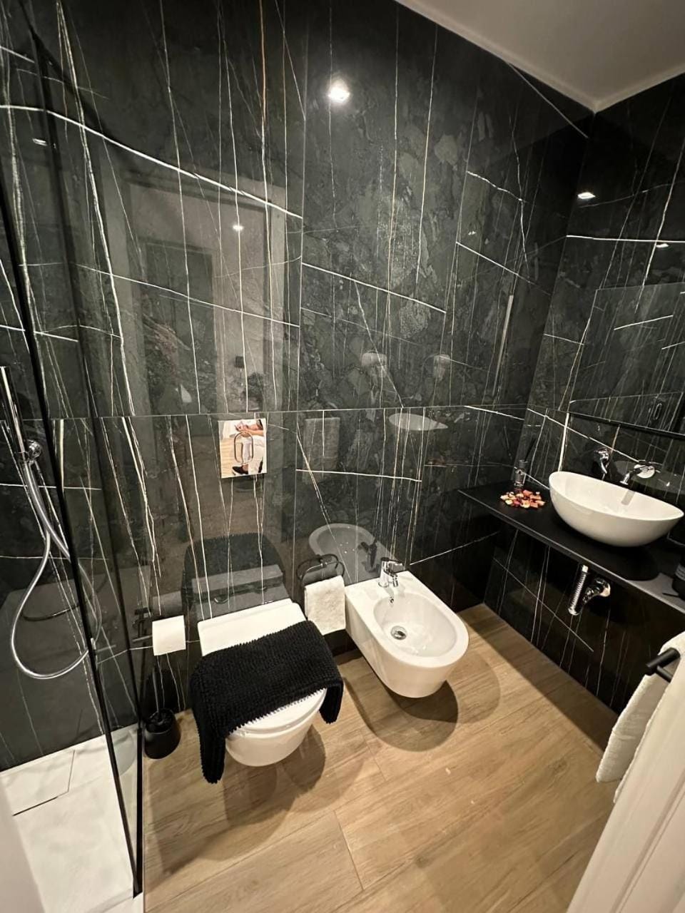 Black & White Rooms Bed and Breakfast in Bari