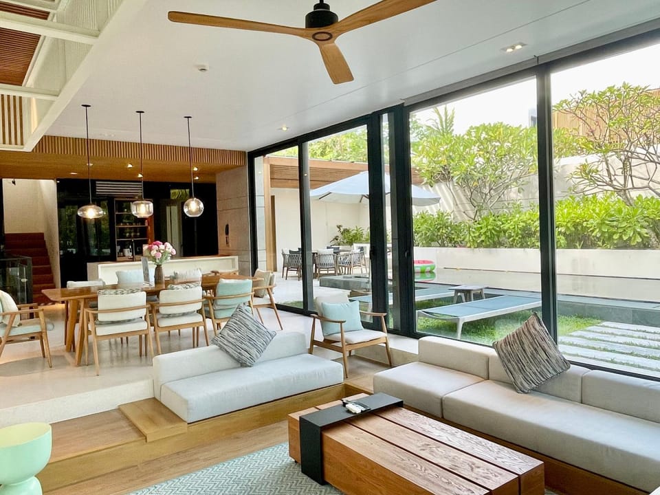 Day, View (from property/room), Living room, Seating area, Dining area, Pool view, Swimming pool, sunbed