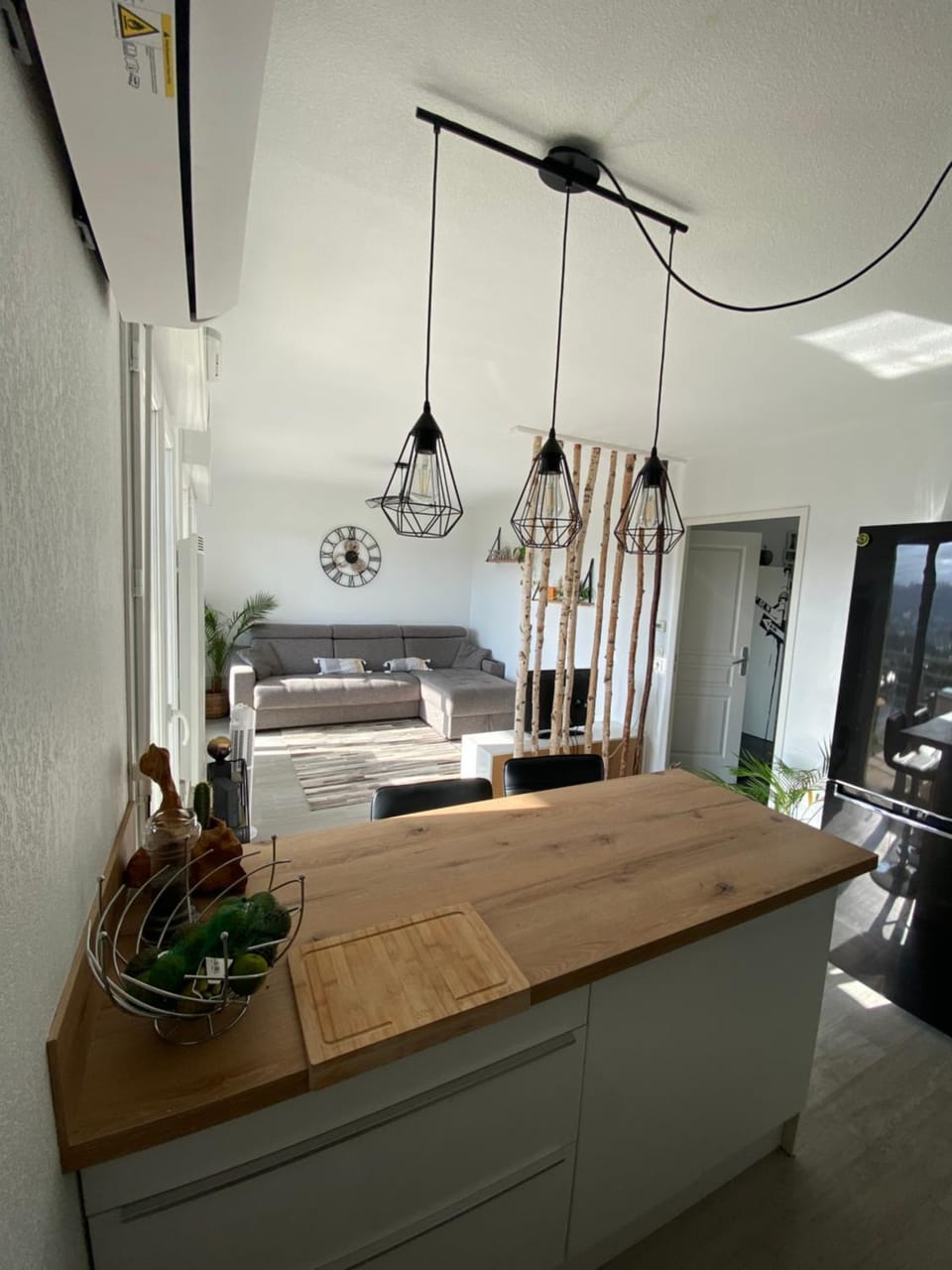 Kitchen or kitchenette, Living room