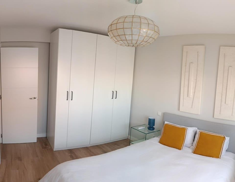 Bedroom, wardrobe