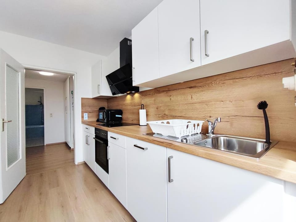 Kitchen or kitchenette, pet friendly, stove