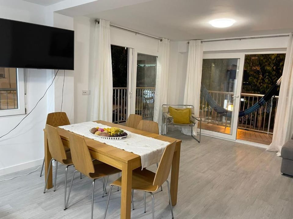 TV and multimedia, Dining area
