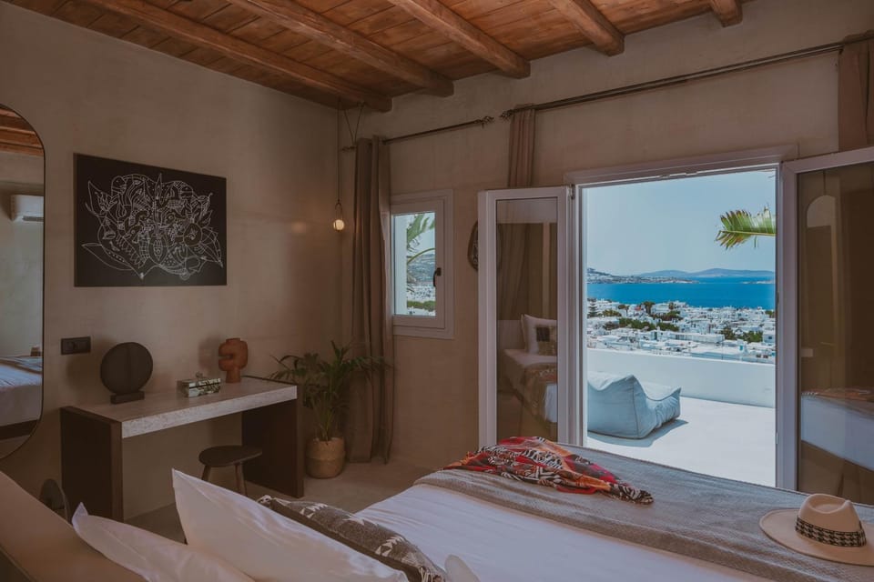 Photo of the whole room, Bedroom, Sea view