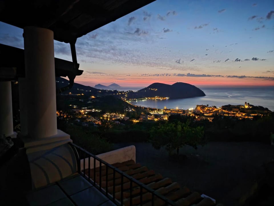 Natural landscape, Balcony/Terrace, Sea view