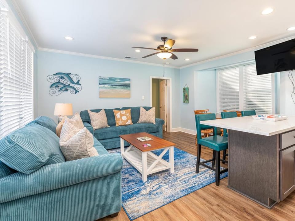 Walkin On Sunshine House in Tybee Island