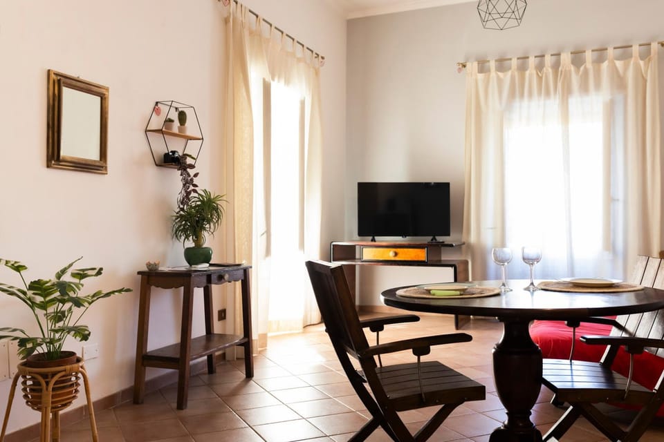 TV and multimedia, Dining area, Lunch
