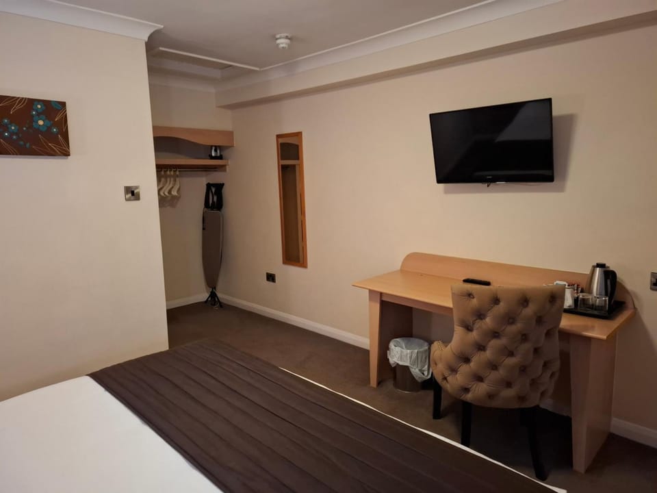 Borough Arms Hotel Hotel in Newcastle-under-Lyme