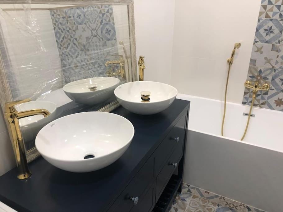 Bathroom, Bath