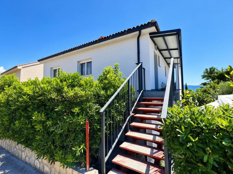 Apartments Goldie in the center of Krk Bed and Breakfast in Krk