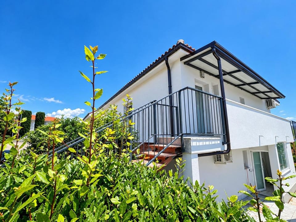 Apartments Goldie in the center of Krk Bed and Breakfast in Krk