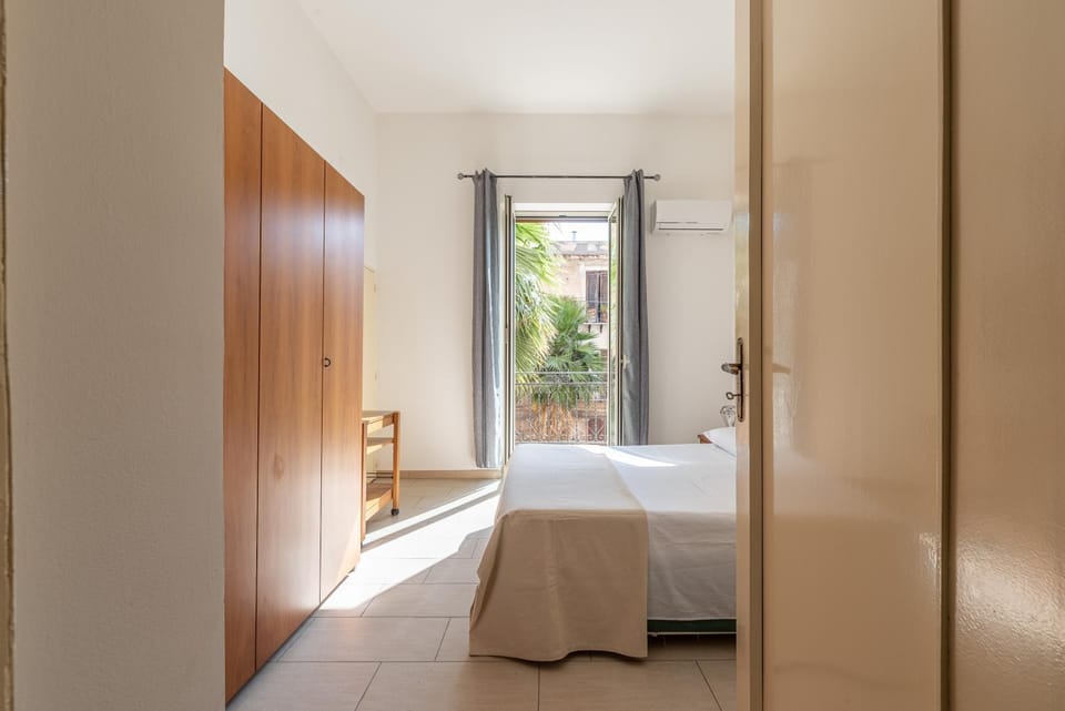 Bed, Photo of the whole room, Bedroom, wardrobe