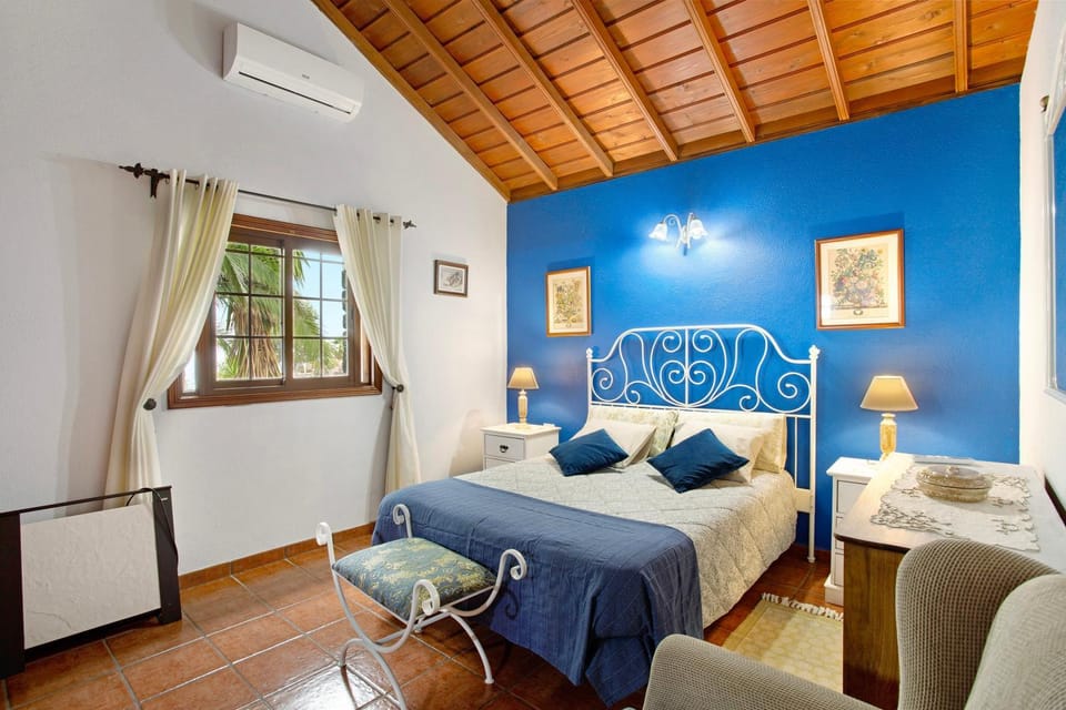 Property building, Living room, Bedroom
