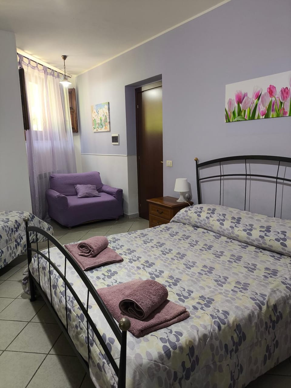 Bed, Photo of the whole room, Bedroom, minibar, air conditioner