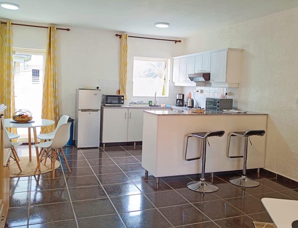 Dining area, kitchen