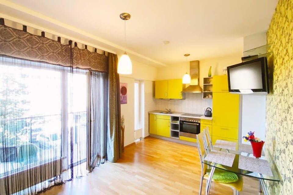 TV and multimedia, Kitchen or kitchenette, Dining area