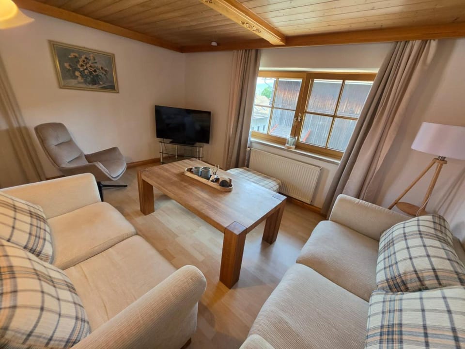 TV and multimedia, Seating area