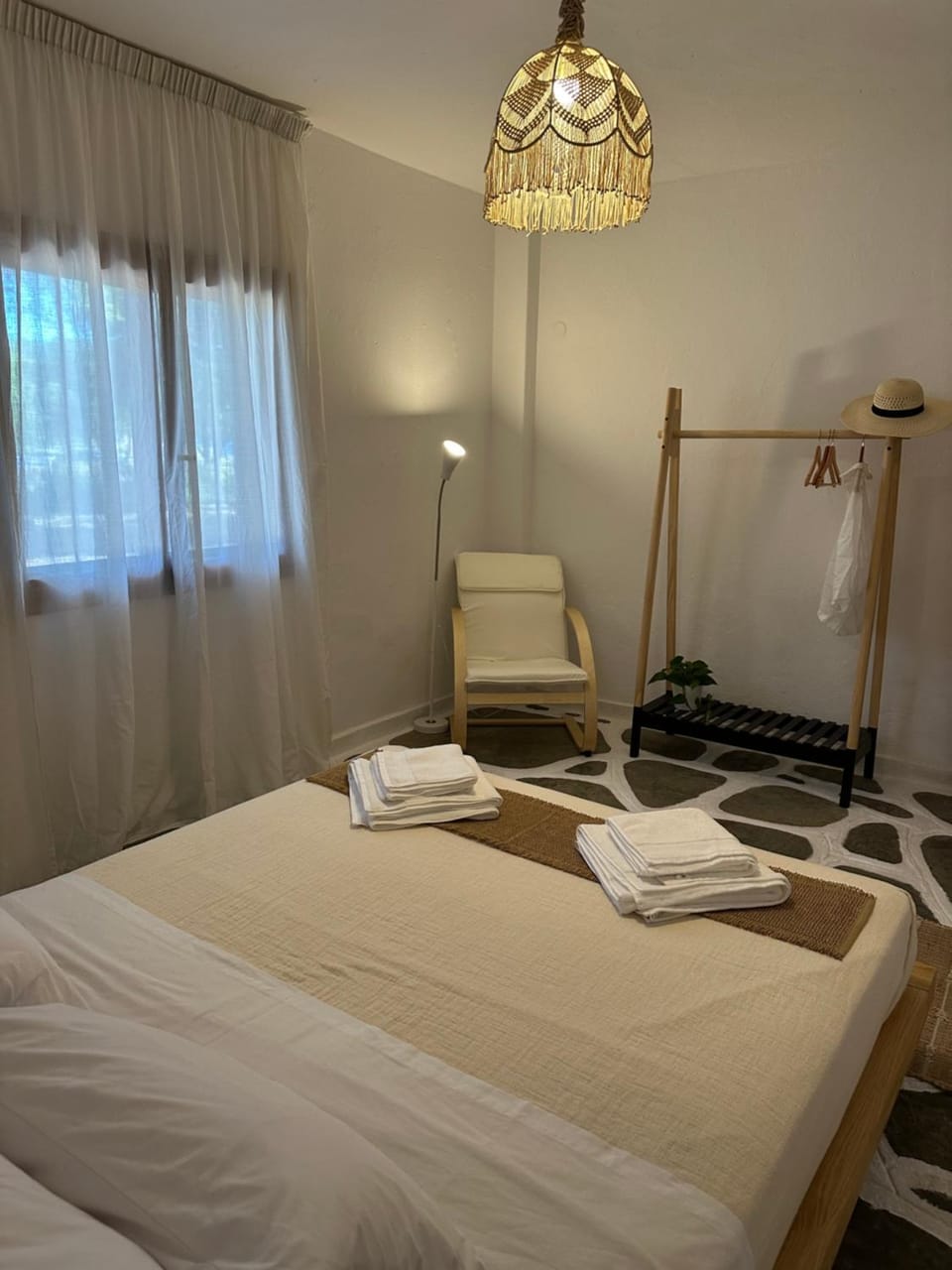 Bed, Photo of the whole room