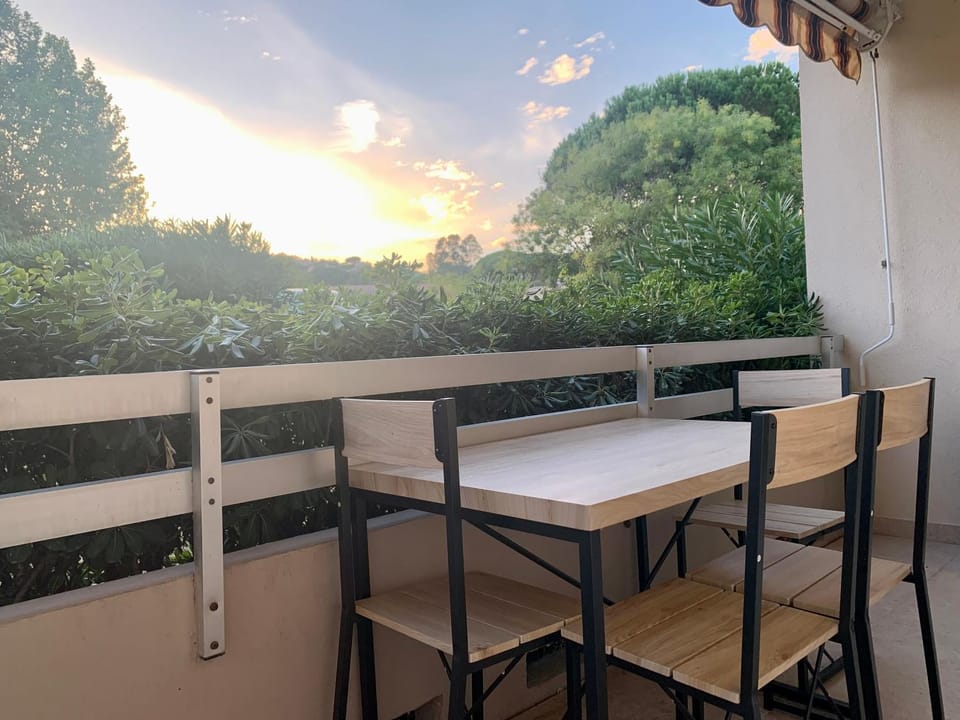Balcony/Terrace, Garden view, Sunset