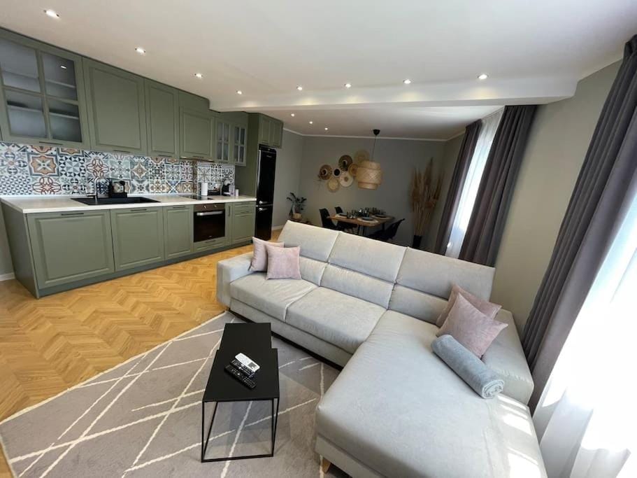 Kitchen or kitchenette, Living room, Seating area