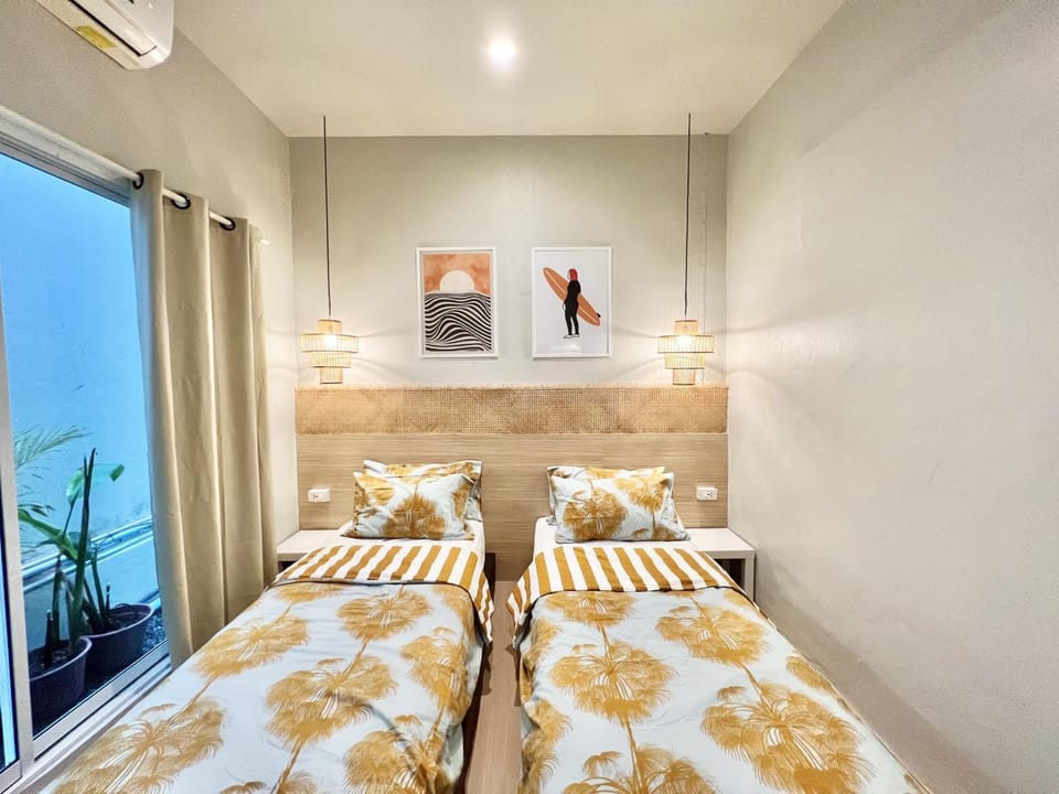 Bed, Bedroom, air conditioner