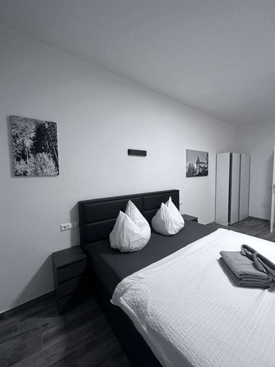 Bed, Bedroom