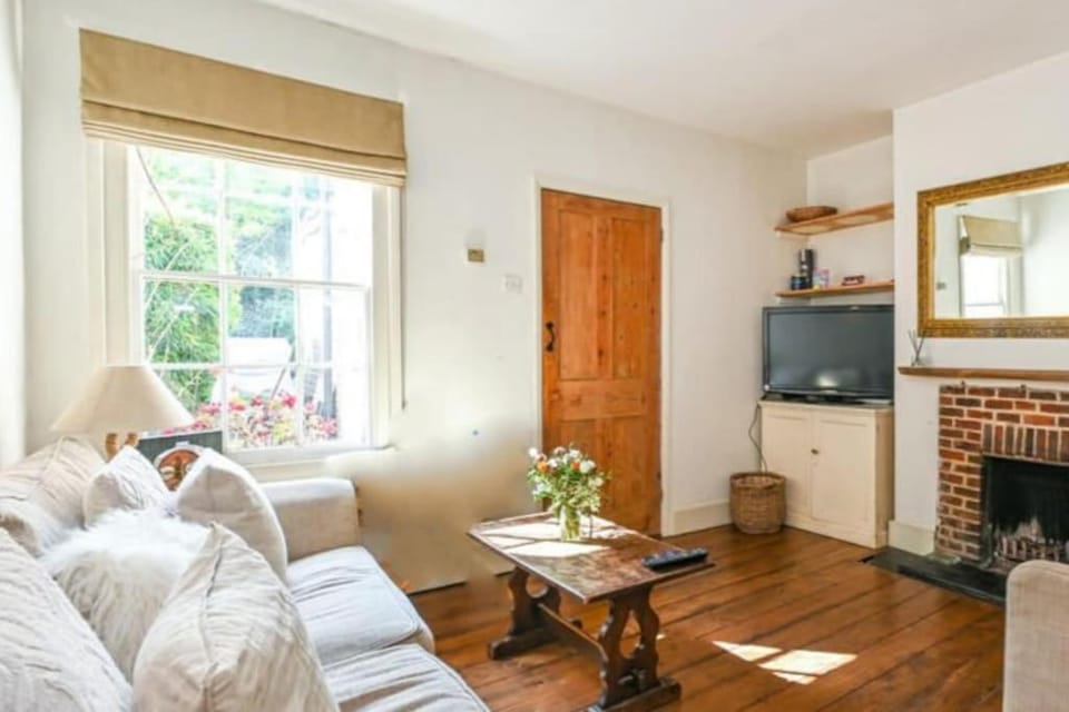 Charming Chichester Cottage Apartment in Chichester