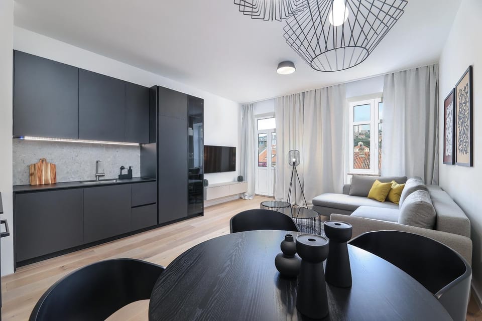 TV and multimedia, Kitchen or kitchenette, Living room, Photo of the whole room, Seating area