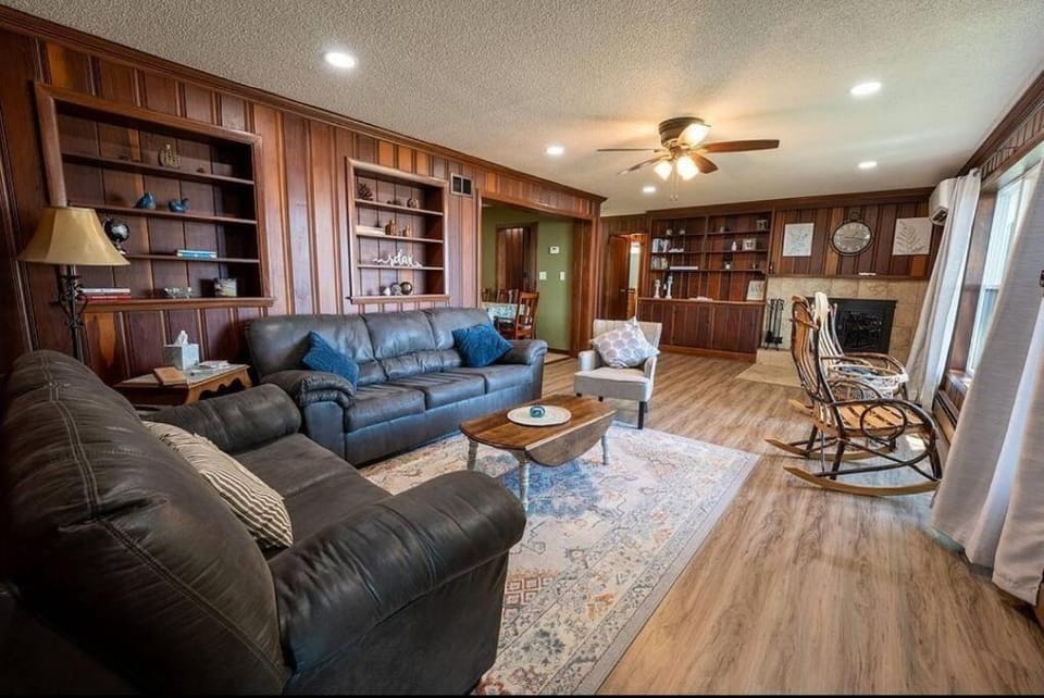 Beautiful home on Lake Michigan, near Escanaba House in Wisconsin