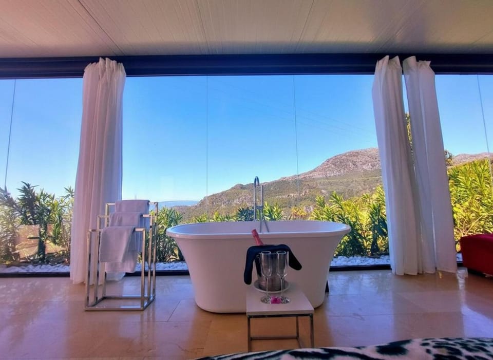 Stylish beautiful and exotic Oleandro glass Suite House in Costa del Sol