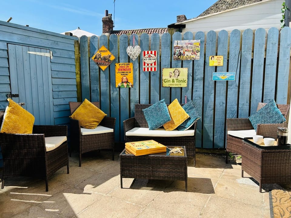 Patio, Seating area