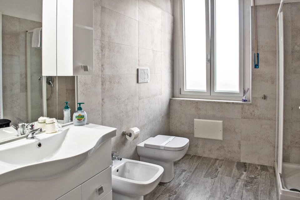 Shower, Bathroom, bidet