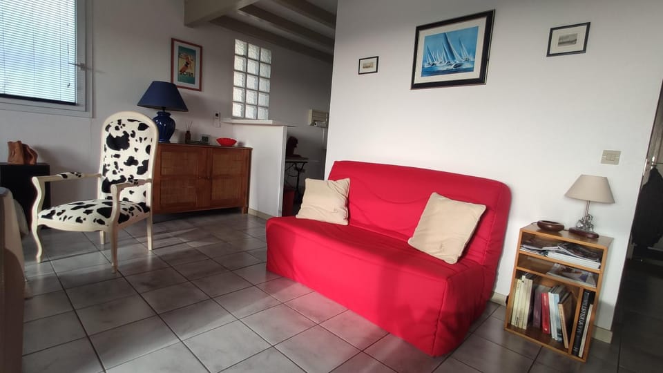 Communal lounge/ TV room, TV and multimedia, Living room, Lounge or bar, Seating area, internet