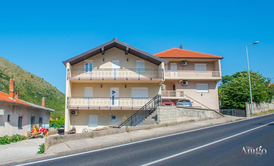 Day, Neighbourhood, Street view, Parking