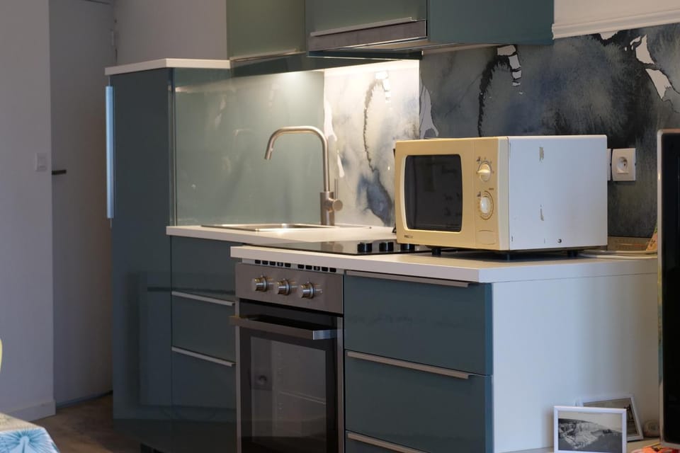 Kitchen or kitchenette