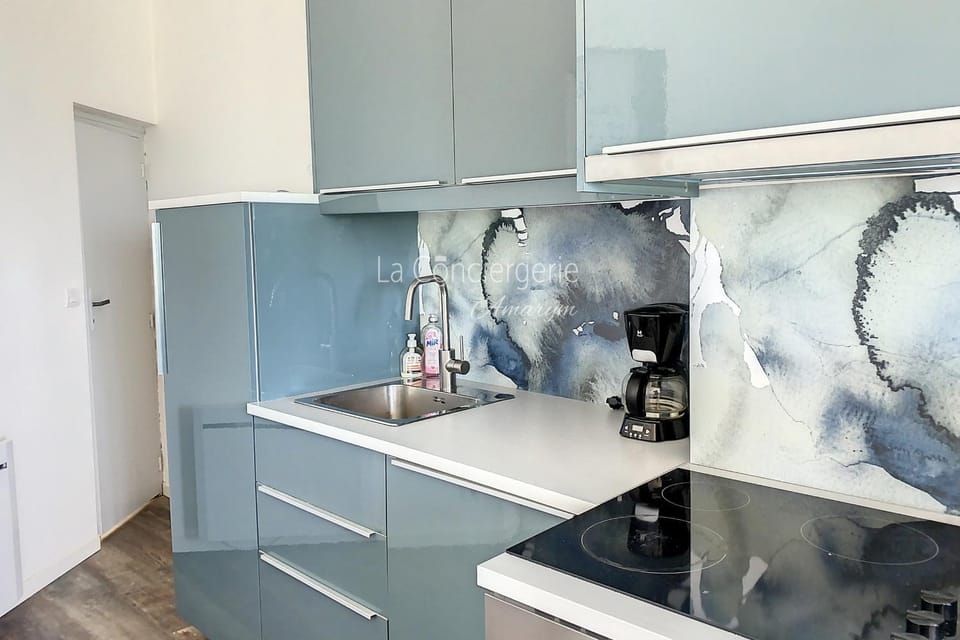 Kitchen or kitchenette