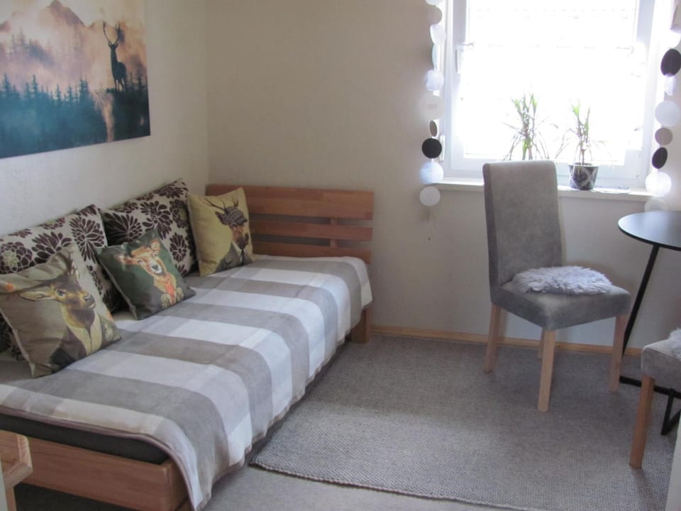 Bed, Photo of the whole room, Seating area, Bedroom