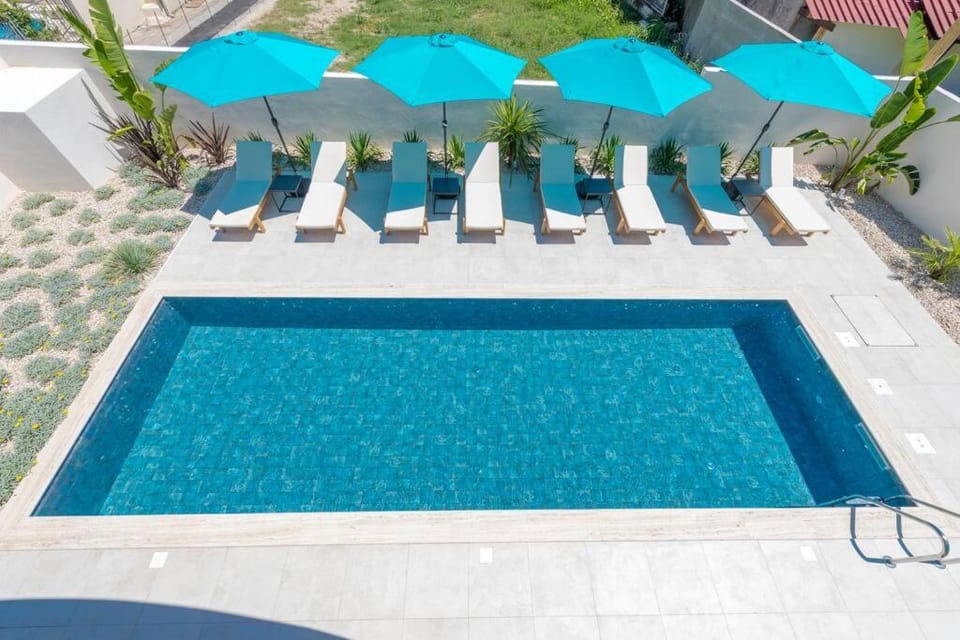 Balcony/Terrace, Swimming pool, Swimming pool, sunbed