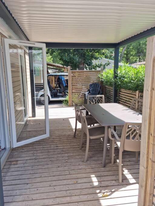 Location d'un mobil-home de 35 m² au Camping Les Sables d'Or - 4 étoiles avec grand parc aquatique Apartment in Agde