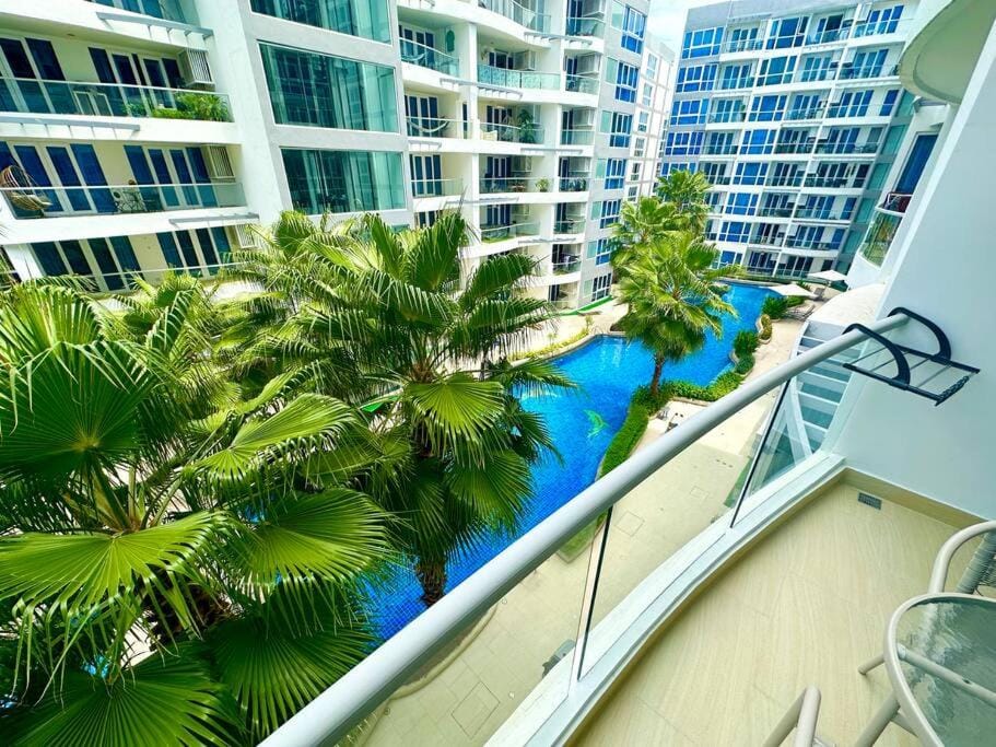 Large luxury condo - Pattaya City Centre - Grand Avenue Residences, Pool View - 413 Apartment in Pattaya City