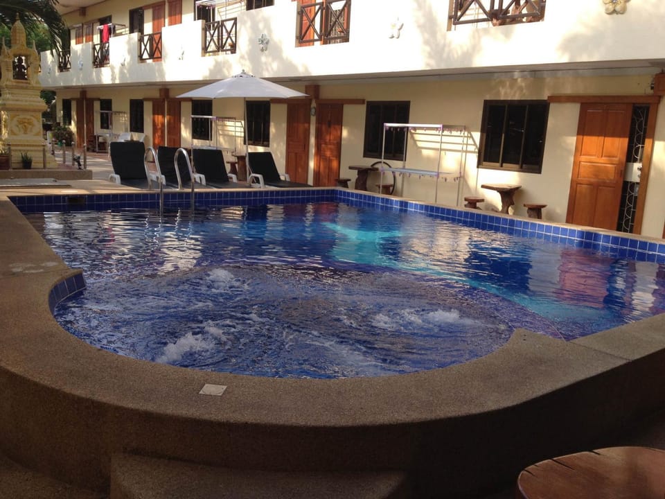 Pool view, Swimming pool, sunbed