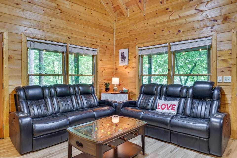 Riverfront Ellijay Cabin w/ Deck + Pool Access! Cabin in Ellijay