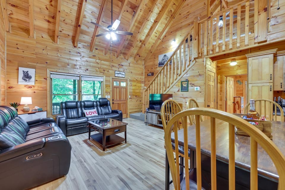 Riverfront Ellijay Cabin w/ Deck + Pool Access! Cabin in Ellijay