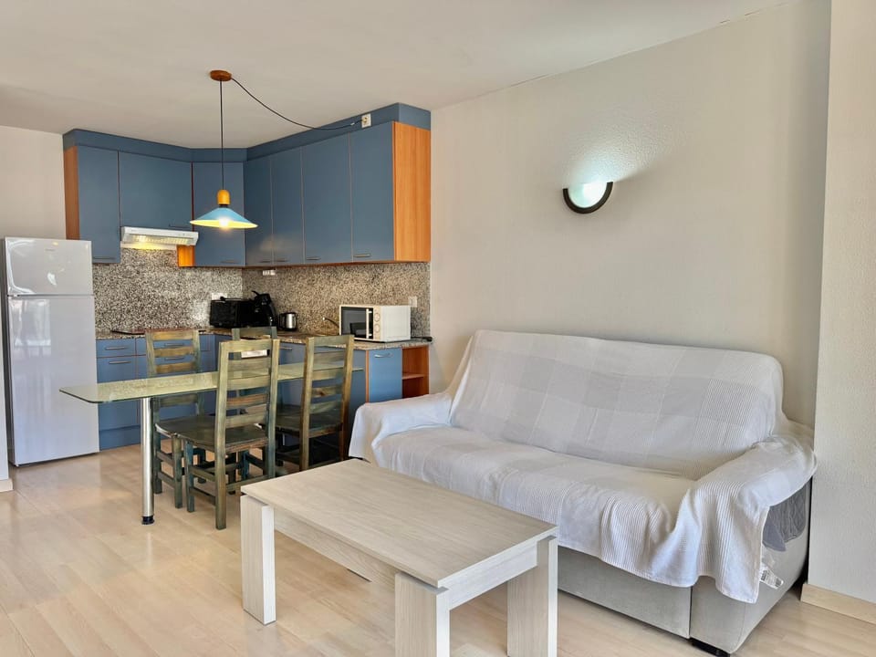 Living room, Dining area, kitchen