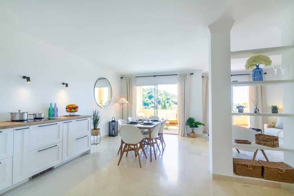 MARBELLA BANUS SUITES - La Quinta Cosy Flat With Fantastic Terrace Apartment in Marbella