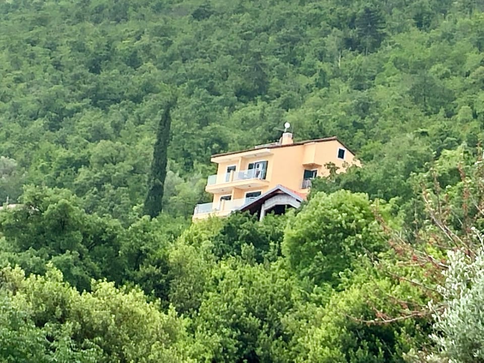 Property building, Natural landscape, Mountain view